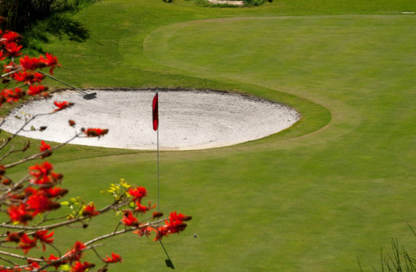 Out-Of-Bounds_Villa-Padierna_golfbana