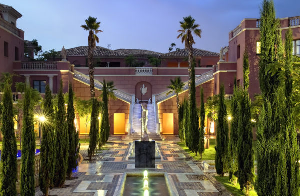 Out-Of-Bounds_Villa-Padierna_hotell
