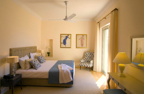 Out-Of-Bounds_Monte-Rei_hotell