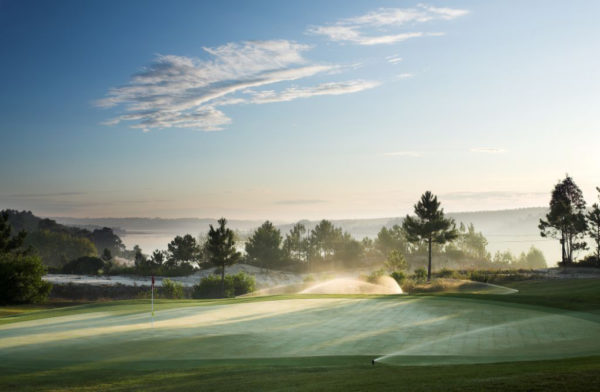 Out-Of-Bounds_Bom-Sucesso_golfbana