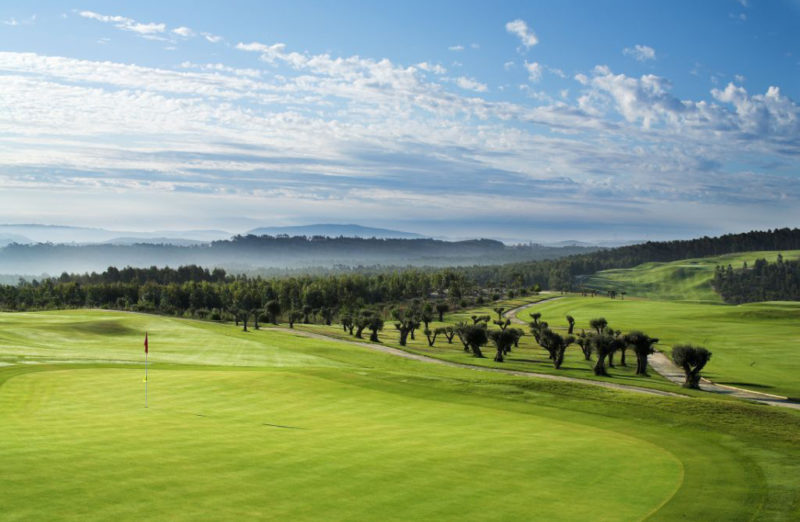 Out-Of-Bounds_Bom-Sucesso_golfbana