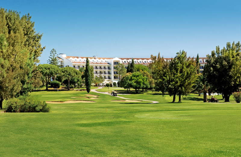 Out-Of-Bounds_Penina-resort_golfbana