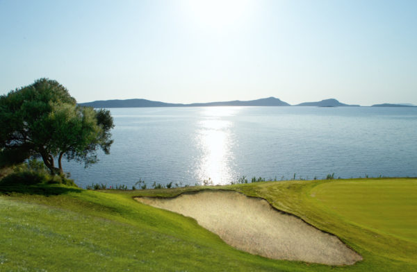 Out-Of-Bounds_Costa-Navarino_golfbana