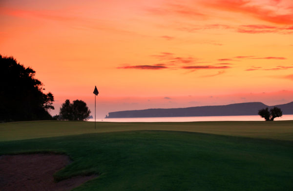 Out-Of-Bounds_Costa-Navarino_golfbana