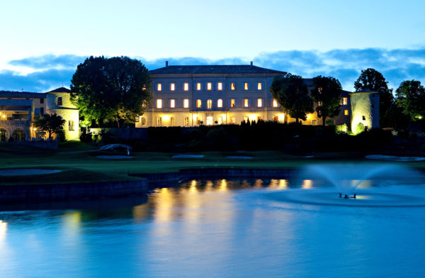 OOut-Of-Bounds_Chateau-Taulane_hotell