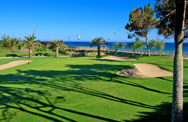 Out-Of-Bounds_Rio-Real_golfbana
