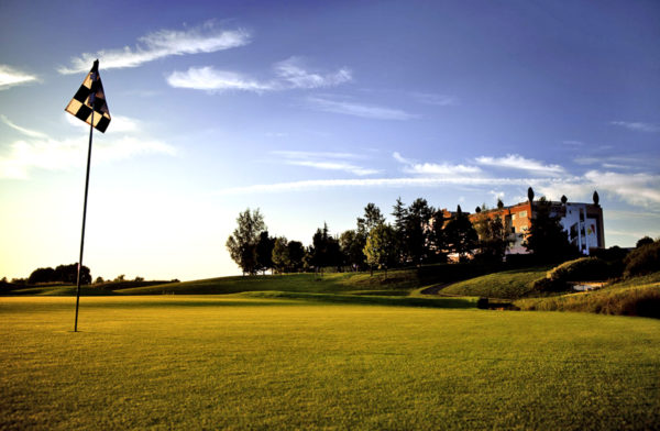 Out-Of-Bounds_Le-Golf-National_golfbana