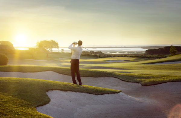 Out-Of-Bounds_Onyria-Palmares_golfbana