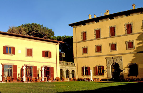 Out-Of-Bounds_Castelgandolfo-Helio-Cabala_hotell