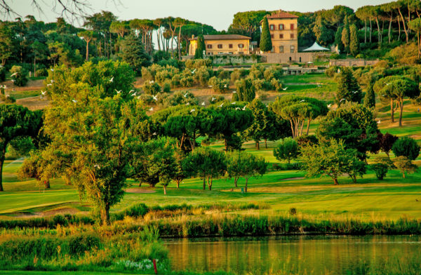 Out-Of-Bounds_Castelgandolfo_golfbana