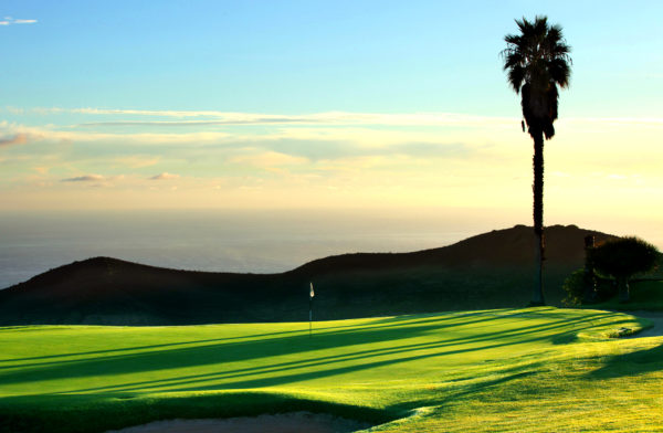 Out-Of-Bounds_Bandama_golfbana
