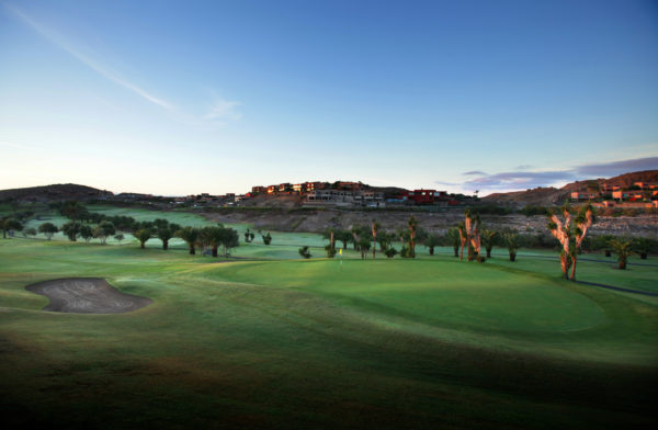 Out-Of-Bounds_Salobre_golfbana
