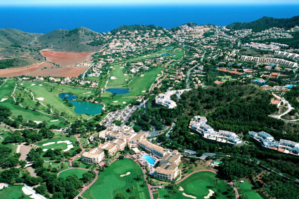 Out-Of-Bounds_LaManga_golfbana