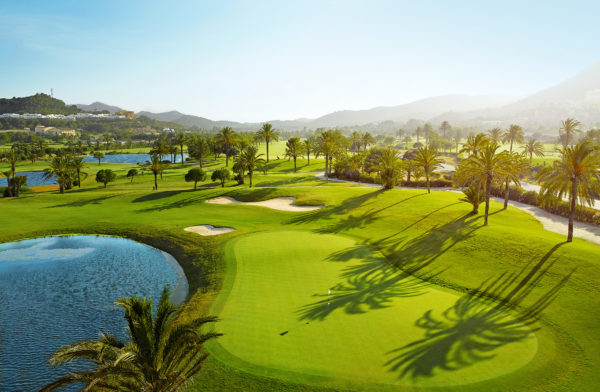 Out-Of-Bounds_LaManga_golfbana