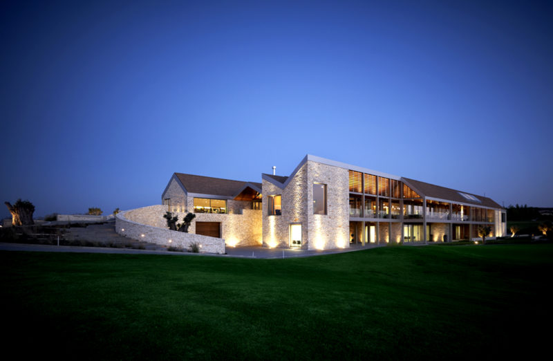 Out-Of-Bounds_Minthis-Hills_golfbana