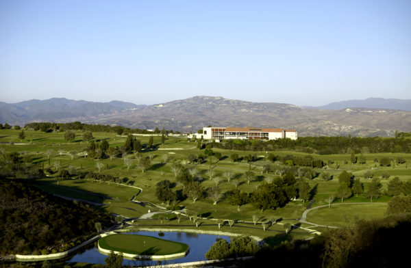 Out-Of-Bounds_Minthis-Hills_golfbana