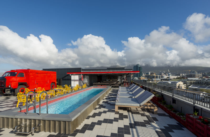 Out-Of-Bounds_Radisson-Red_hotell