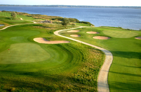 Out-Of-Bounds_Ozo-Golf_golfbana