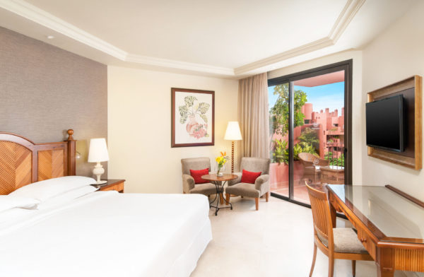 Out-Of-Bounds_LaCaleta_hotell